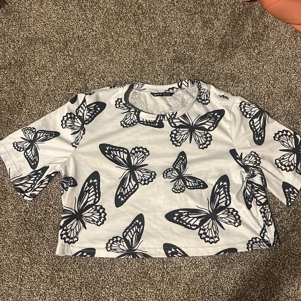 Cropped butterfly t-shirt